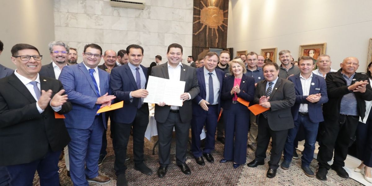 Frente Parlamentar liderada por Gugu Bueno atua por manutenção da cesta básica dos materiais de construção