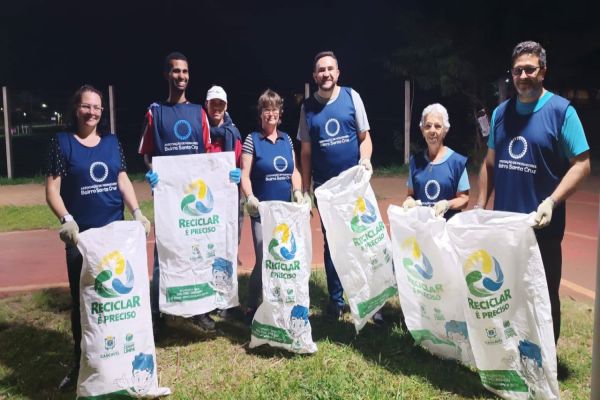 Imagem referente a notícia: Mutirão de limpeza mobiliza moradores no Ecopark Oeste e ruas do Bairro Santa Cruz em Cascavel
