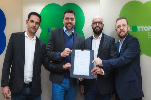 Imagem referente a notícia: Lottopar é 1ª loteria estadual com certificação internacional de jogo responsável