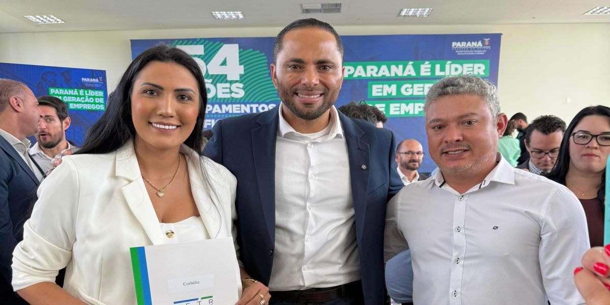 Agência do Trabalhador de Corbélia participa de solenidade no Palácio Iguaçu e recebe novos equipamentos