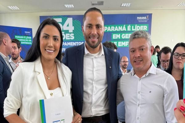 Imagem referente a notícia: Agência do Trabalhador de Corbélia participa de solenidade no Palácio Iguaçu e recebe novos equipamentos