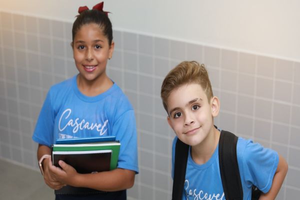 Imagem referente a notícia: Educação reabre aplicativo para Solicitação de Uniformes Escolares 2025 para cerca de mil pais que ainda não pediram o kit