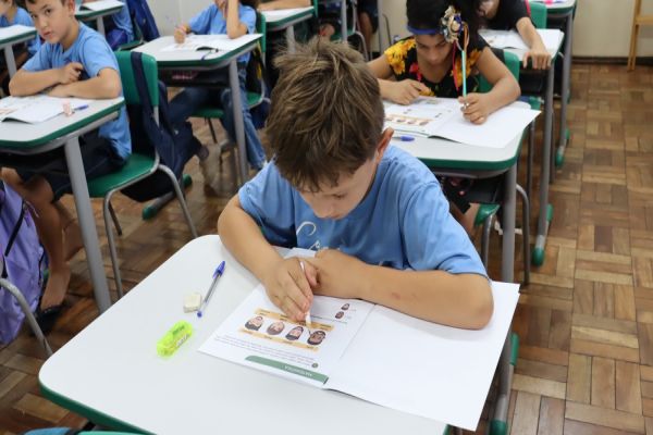 Imagem referente a notícia: Prova Cascavel 2025 avalia aprendizagem de alunos nas escolas municipais