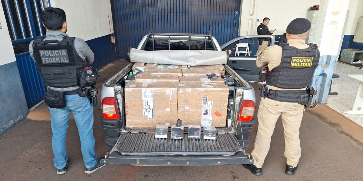 Ação integrada da PF e PM intercepta veículo com 2 mil cigarros eletrônicos na BR-277 no oeste do Paraná