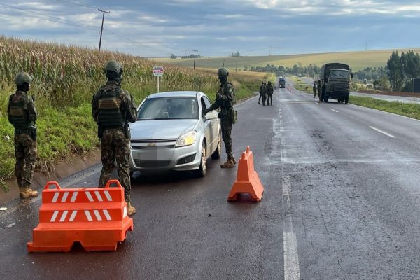 Imagem referente a notícia: Exército reforça presença na fronteira com a Operação Ágata Fronteira Sul