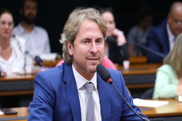 Zeca Dirceu assegura andamento de repasses e nova Unidade de Saúde para Corbélia