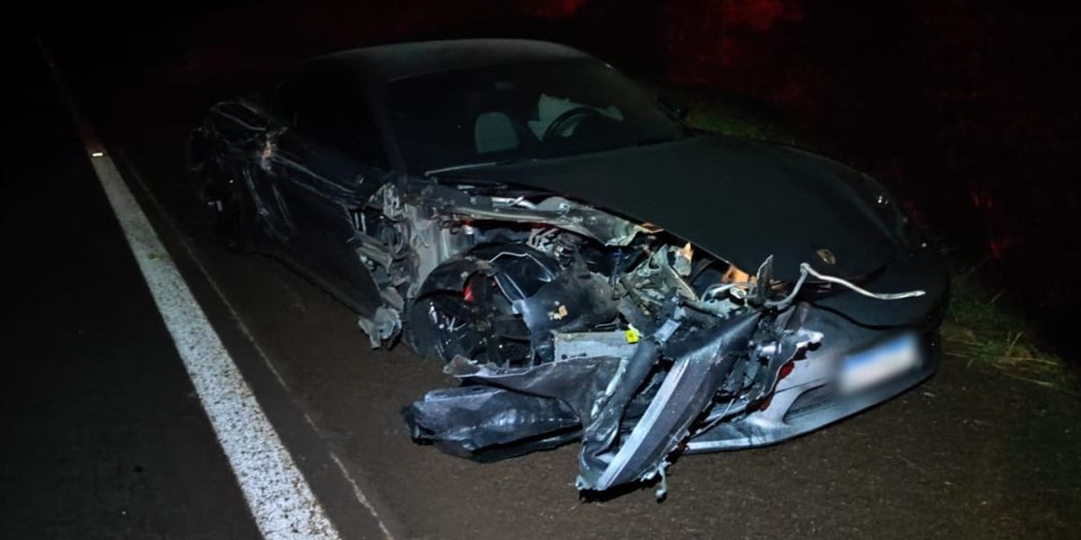 Porsche se envolve em colisão lateral com dois veículos na PR-317, em Assis Chateaubriand