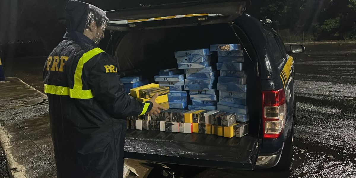 PRF descobre fundo falso e apreende carga milionária de eletrônicos na BR-277 no oeste do Paraná