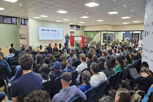 Imagem referente a notícia: Diretores do Mapa prestigiam o Impulso Day Suinocultura