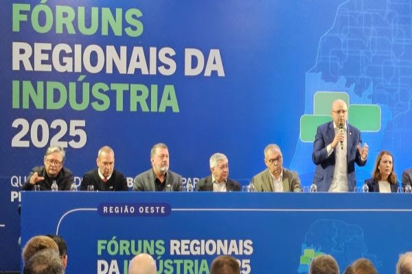 Imagem referente a notícia: Oeste debate o futuro da sua indústria