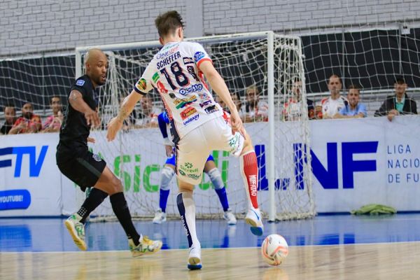Imagem referente a notícia: Cascavel Futsal goleia Santo André e segue invicto na Liga Nacional