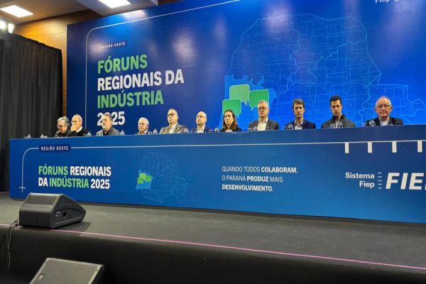 Toledo representa a Amop durante Fórum Regional da Fiep em Cascavel
