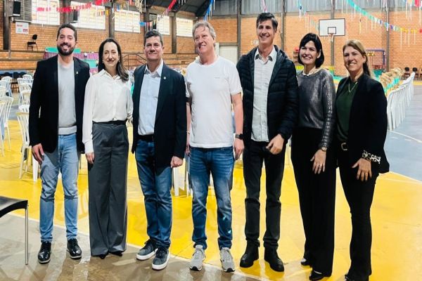 Sergio e Rosângela Moro visitam a Apae de Cascavel a declinam repúdio contra ADI