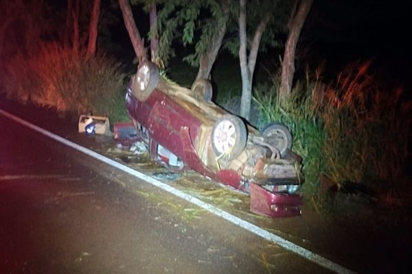 Imagem referente a notícia: Acidente envolvendo quatro veículos mobiliza socorro e deixa feridos na PR-495 em Pato Bragado
