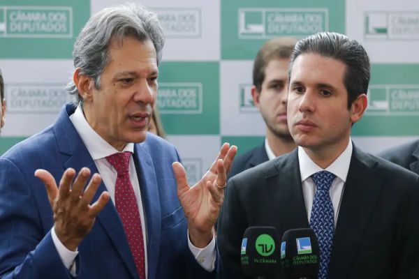 Imagem referente a notícia: Equipe econômica apresentará a líderes partidários alternativas a IOF