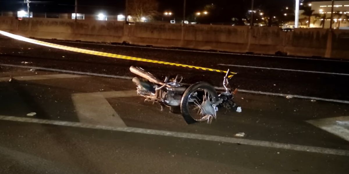 Colisão entre carro e moto de Cascavel, mata duas pessoas e deixa mulher em estado grave na BR-277 em Medianeira