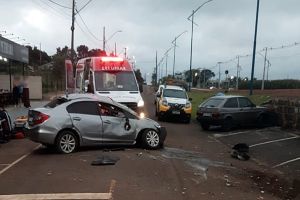 Imagem referente a notícia: Capotamento é registrado no trevo de acesso ao Posto Idasa em Itaipulândia