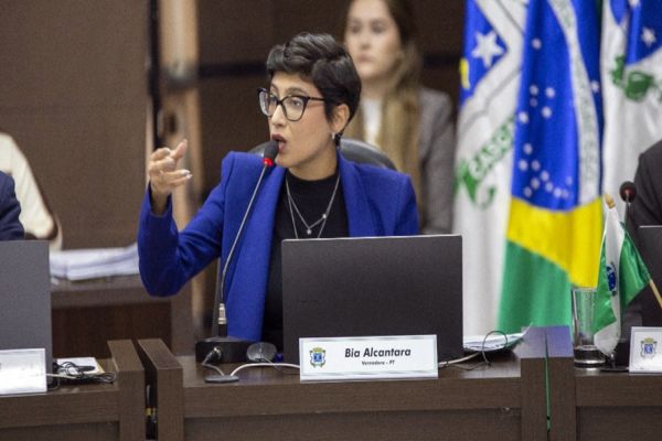 Imagem referente a notícia: Projeto “Mulher Protegida” tem votação adiada na Câmara Municipal
