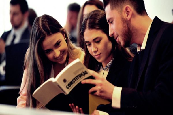 Câmara de Cascavel abre espaço para jovens universitários no programa ‘Vivência Legislativa’