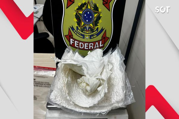 Imagem referente a notícia: Polícia Federal impede mulher de embarcar com cocaína no Aeroporto de Cascavel