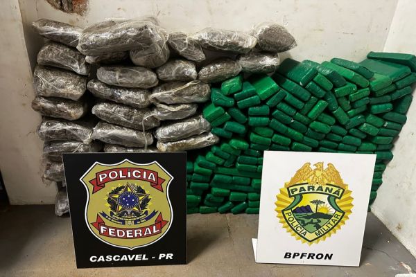 Imagem referente a notícia: BMW carregada com 155 kg de maconha é apreendida em Cascavel após ação conjunta da PF e PM