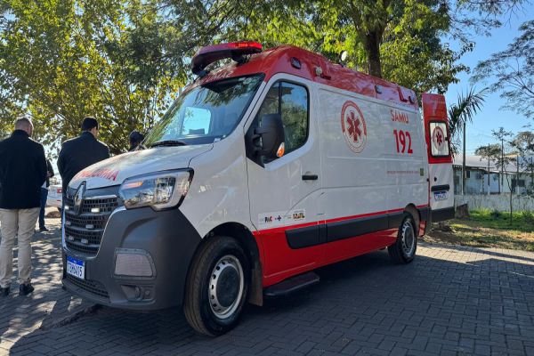 Jesuítas repassa ambulância ao Consamu e reforça atendimento de urgência na região