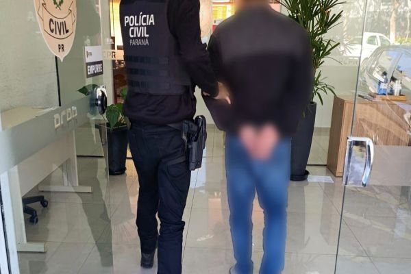 Imagem referente a notícia: Homem é preso em Cascavel por desrespeitar medida protetiva: Polícia agiu rápido e pegou no flagrante da Lei