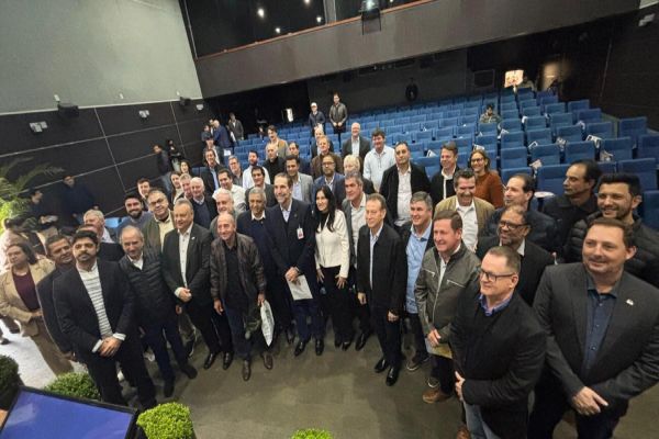 Imagem referente a notícia: Toledo participa da Assembleia da Amop realizada na Itaipu