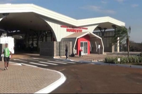 Morador de rua furta ônibus no Terminal Sudoeste e transporta passageiros em Cascavel