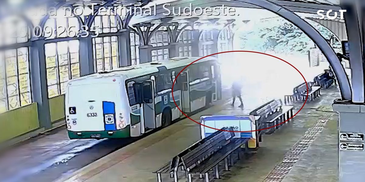 Vídeo mostra a ação audaciosa: Homem furta ônibus do transporte coletivo em Cascavel