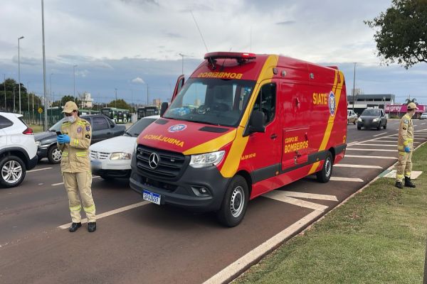 Idosa é atropelada ao tentar atravessar a Avenida Brasil, em Cascavel