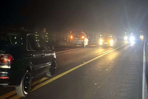 Imagem referente a notícia: Acidente envolvendo dois veículos interdita trecho da PR-317 em Toledo