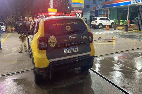 Imagem referente a notícia: Homem é encontrado morto com sinais de espancamento em pátio de posto de combustíveis em Cascavel