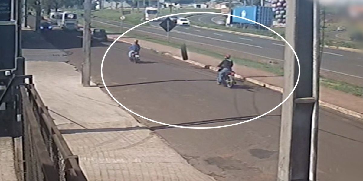 Roda se solta de veículo na BR-376 e quase atinge motociclista em Marialva