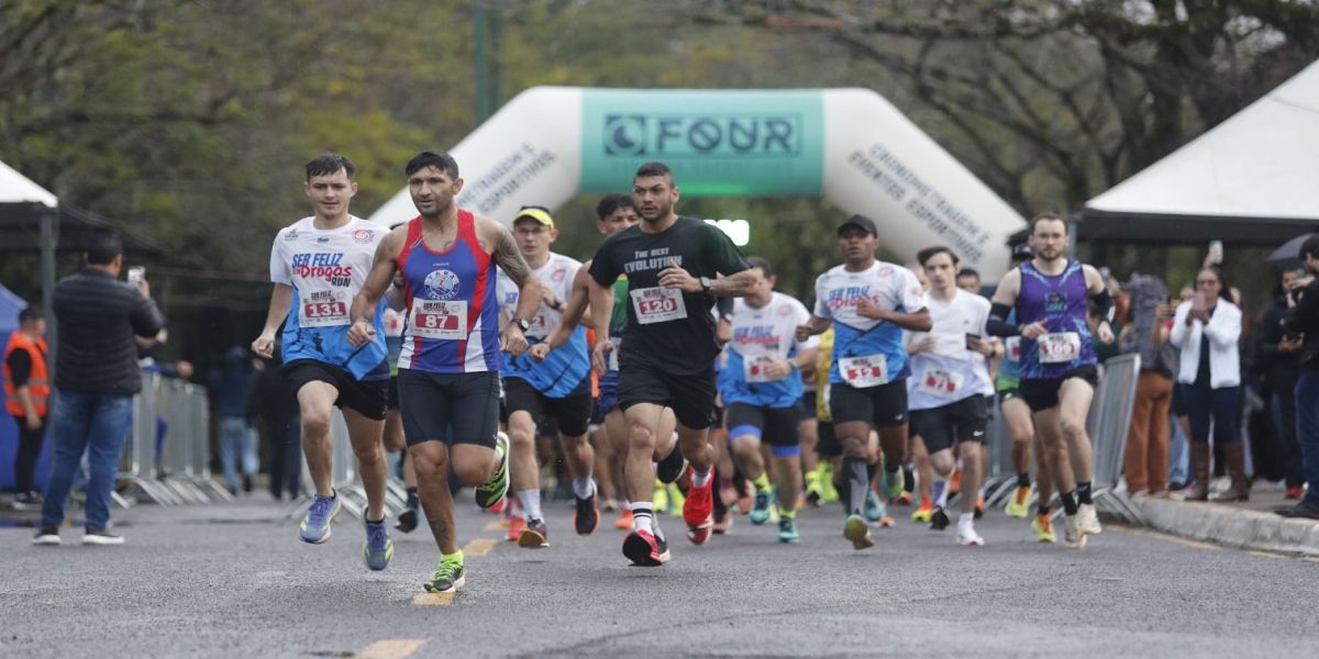 Corrida reúne 200 atletas no Lago Municipal de Cascavel para abrir semana de prevenção às drogas