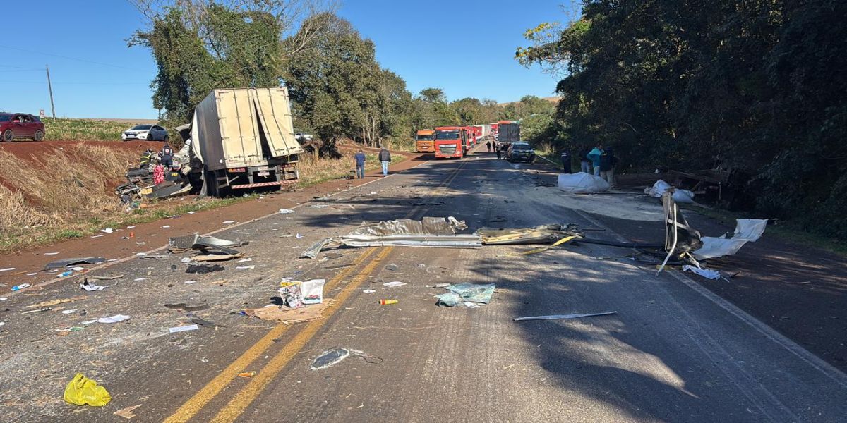 Colisão entre seis veículos interdita BR-369 por três horas em Ubiratã