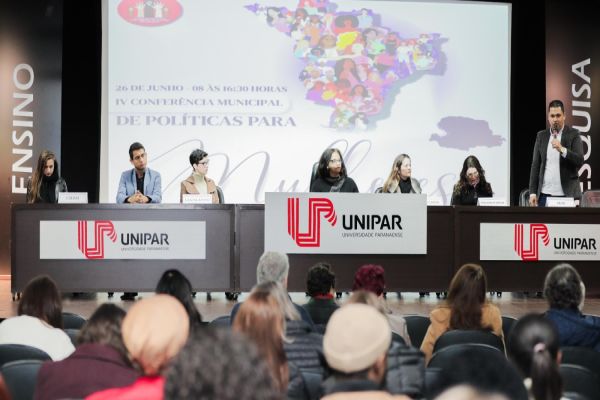Cascavel debate futuro das políticas públicas para mulheres em conferência municipal