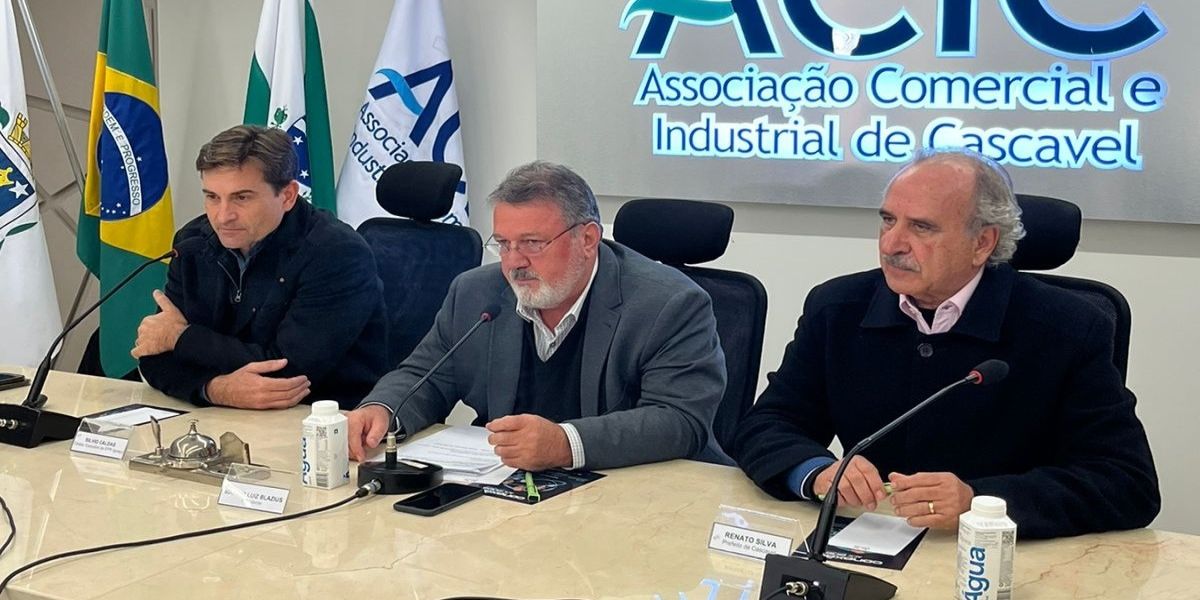 Diretor-executivo da EPR Iguaçu apresenta plano de obras e ouve demandas da população na ACIC