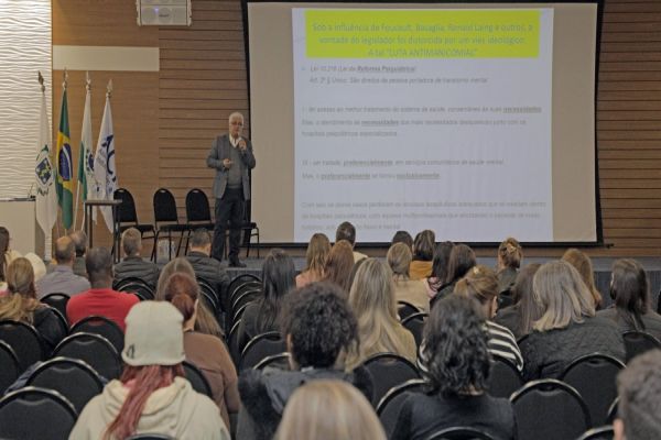 Imagem referente a notícia: Cascavel promove debate inédito sobre políticas públicas de combate ao uso de drogas