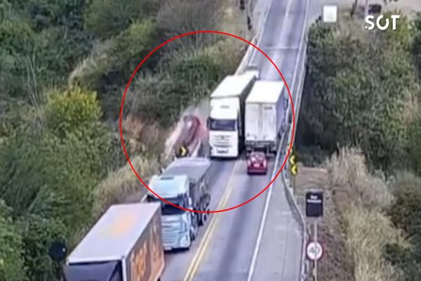 Carreta sem freios arremessa carro de ponte e deixa cinco feridos na BR-116