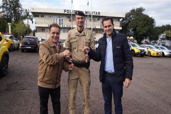 Imagem referente a notícia: Cascavel recebe duas novas viaturas para reforço do patrulhamento urbano