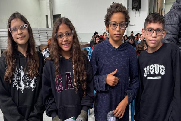 Imagem referente a notícia: Programa Bons Olhos chega a 1.335 óculos entregues a alunos da rede pública