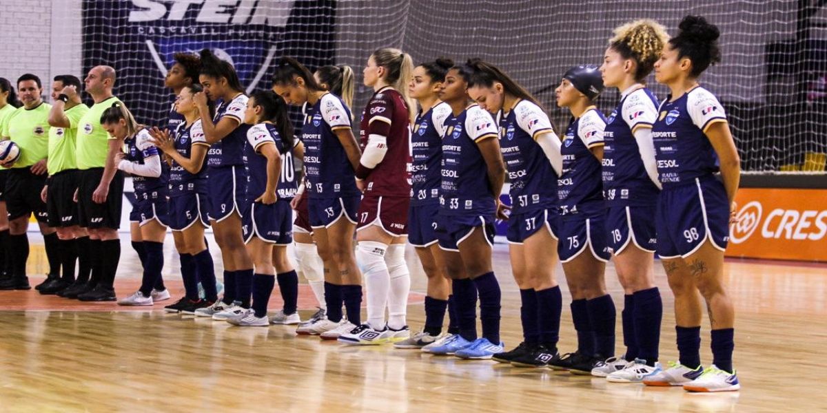 Stein Cascavel vence mais uma, mantém invencibilidade na LFF e arrecada 500 agasalhos para o Provopar