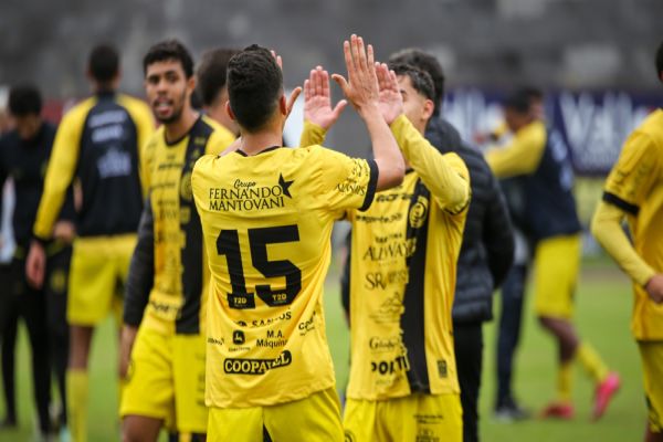 Imagem referente a notícia: Sub-20: FC Cascavel vence o Paraná Clube, avança às semifinais do Paranaense e garante vaga na Copinha 2026