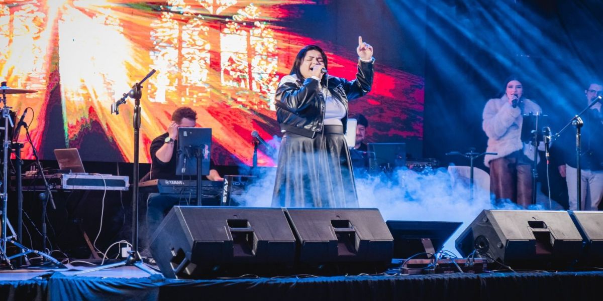 Abertura do FERMOP 2025 encanta público em Quedas do Iguaçu