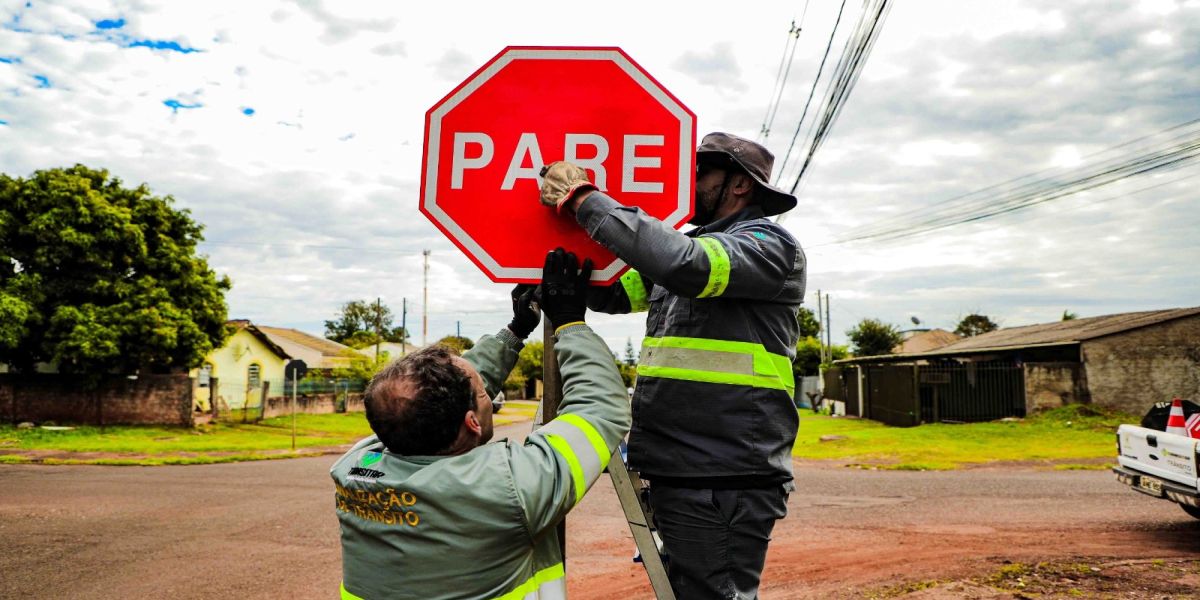 Transitar revitaliza sinalização e reforça segurança em bairros de Cascavel