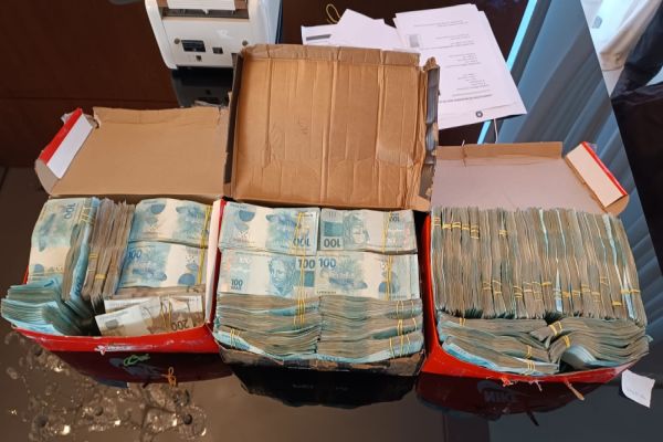 Imagem referente a notícia: Operação Specula: Polícia Federal desarticula quadrilha de tráfico internacional de drogas em Foz do Iguaçu
