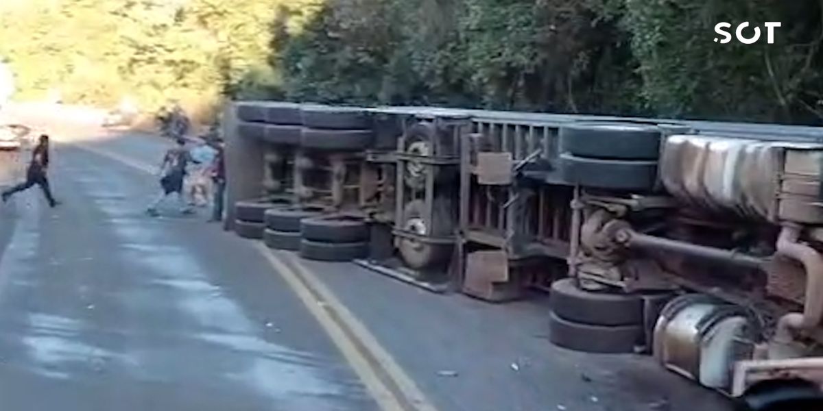 Carga de pneus é saqueada após tombamento de caminhão na BR-277 em Nova Laranjeiras