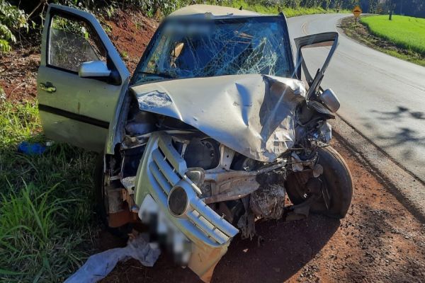 Imagem referente a notícia: Colisão frontal deixa quatro pessoas feridas na PR-180 em Nova Aurora