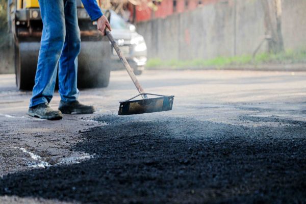 Força-tarefa reforça operação tapa-buracos em vias de Cascavel